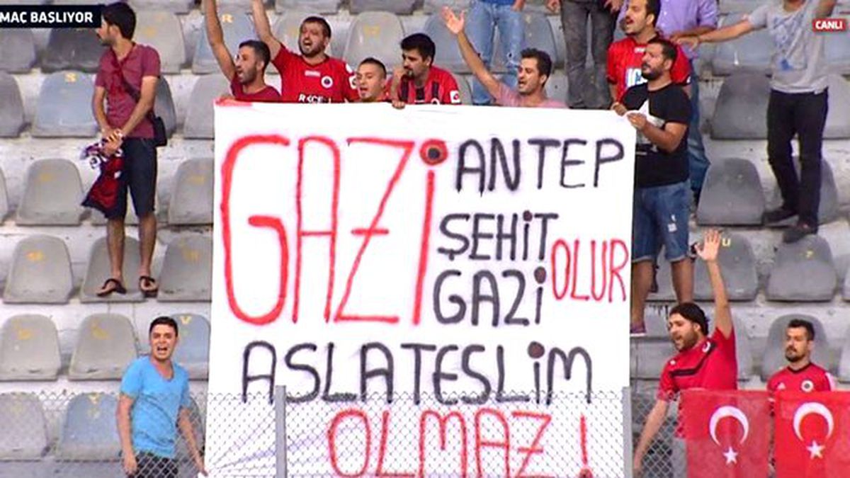 Gençlerbirliği, Gaziantep'te Yaşanan Olaylara Tepki Pankartı Açtı