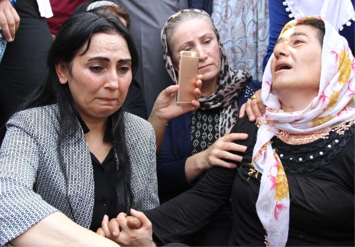 Figen Yüksekdağ, Patlamada Ölenlerin Yakınlarını Sakinleştirdi