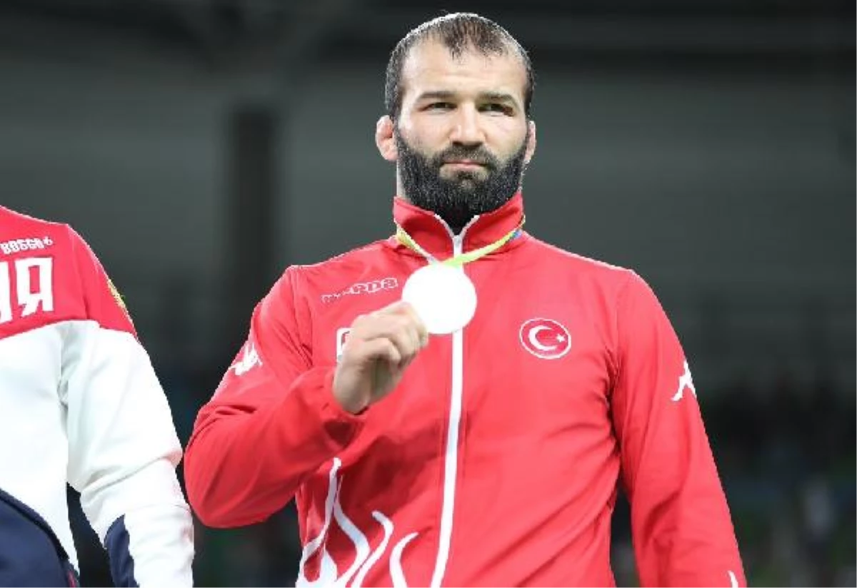 Milli Güreşçi Selim Yaşar Olimpiyat İkincisi Oldu (Fotoğraf)