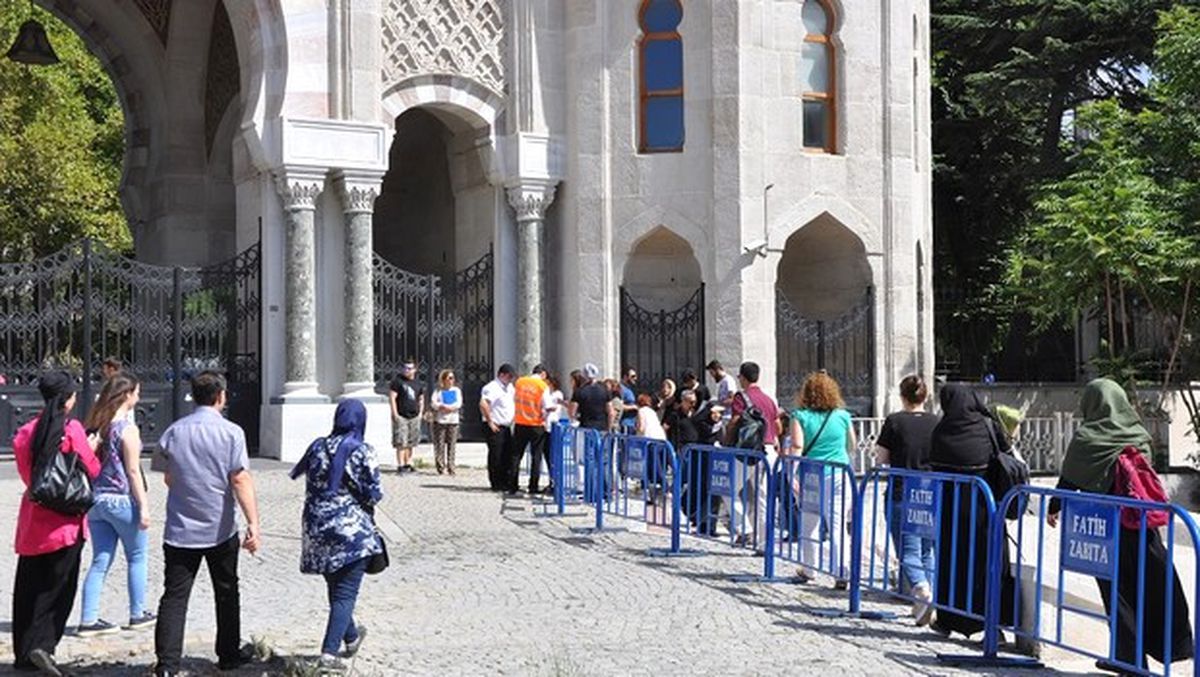 Öğrencilerden YÖK\'ün E-kayıt Uygulamasına Yoğun İlgi