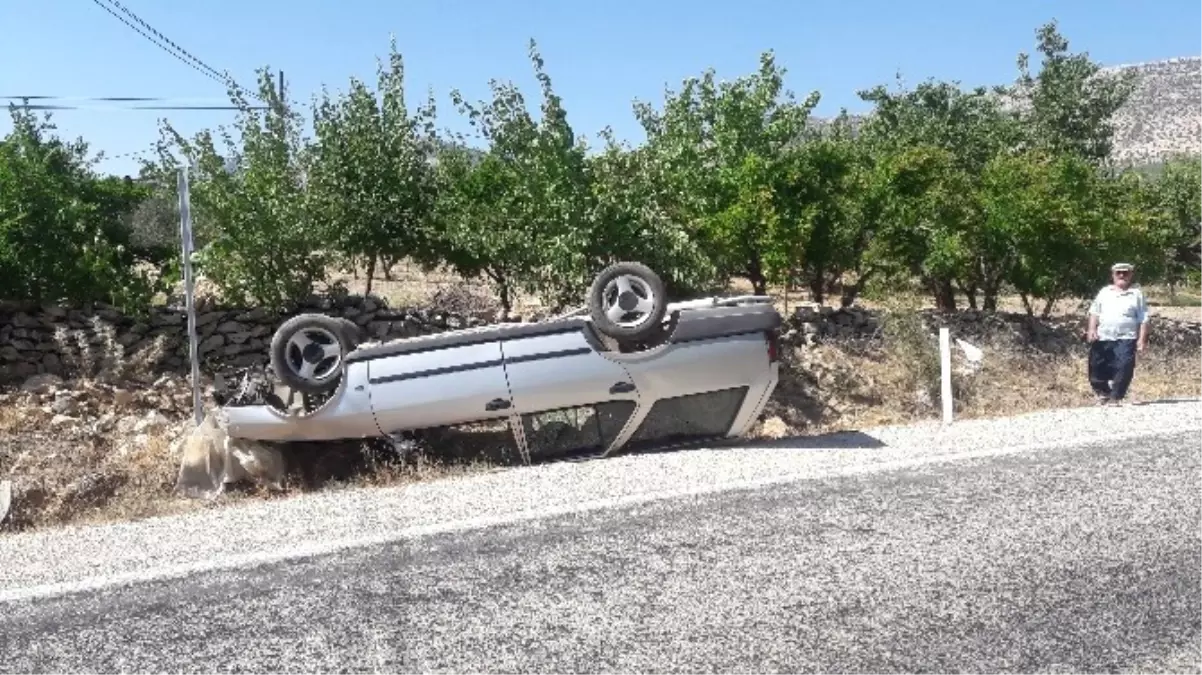 Takla Atıp Ters Dönen Otomobilden Yara Almadan Kurtuldu