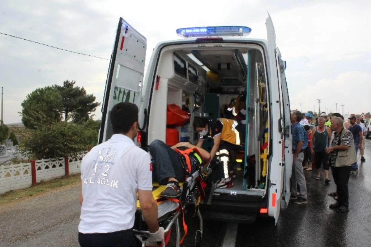 Tekirdağ\'da Trafik Kazası: 3 Yaralı