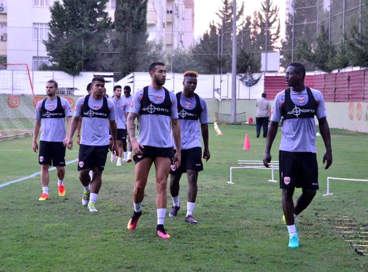 Adanaspor\'da Zorlu Kasımpaşa Maçının Hazırlıkları Sürüyor
