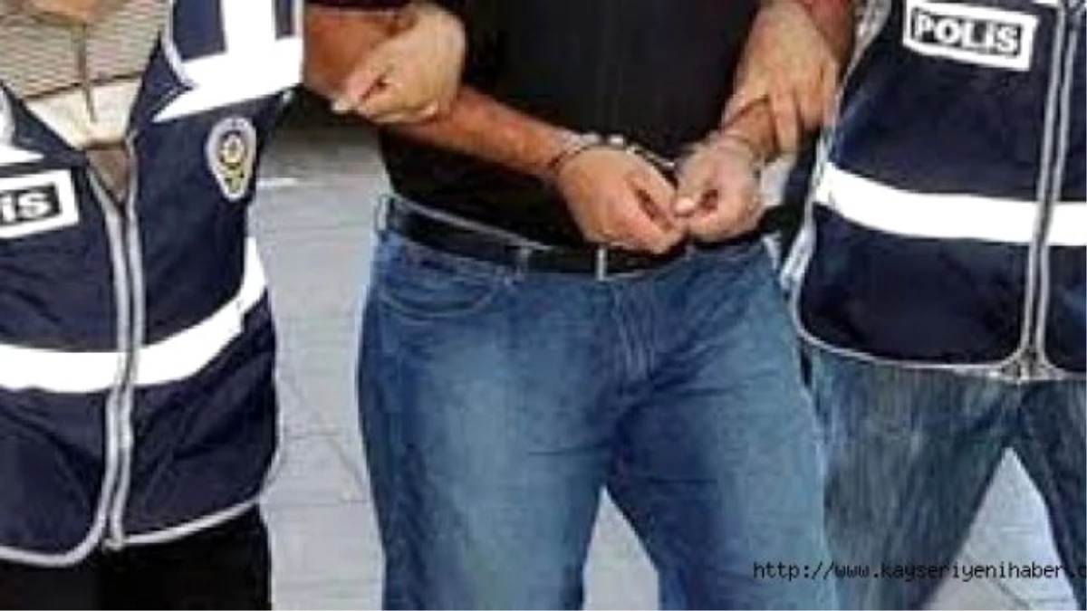 Alkollü Sürücü Yakalanınca Polisin Parmağını Isırarak "FETÖ\'cüsünüz" Dedi