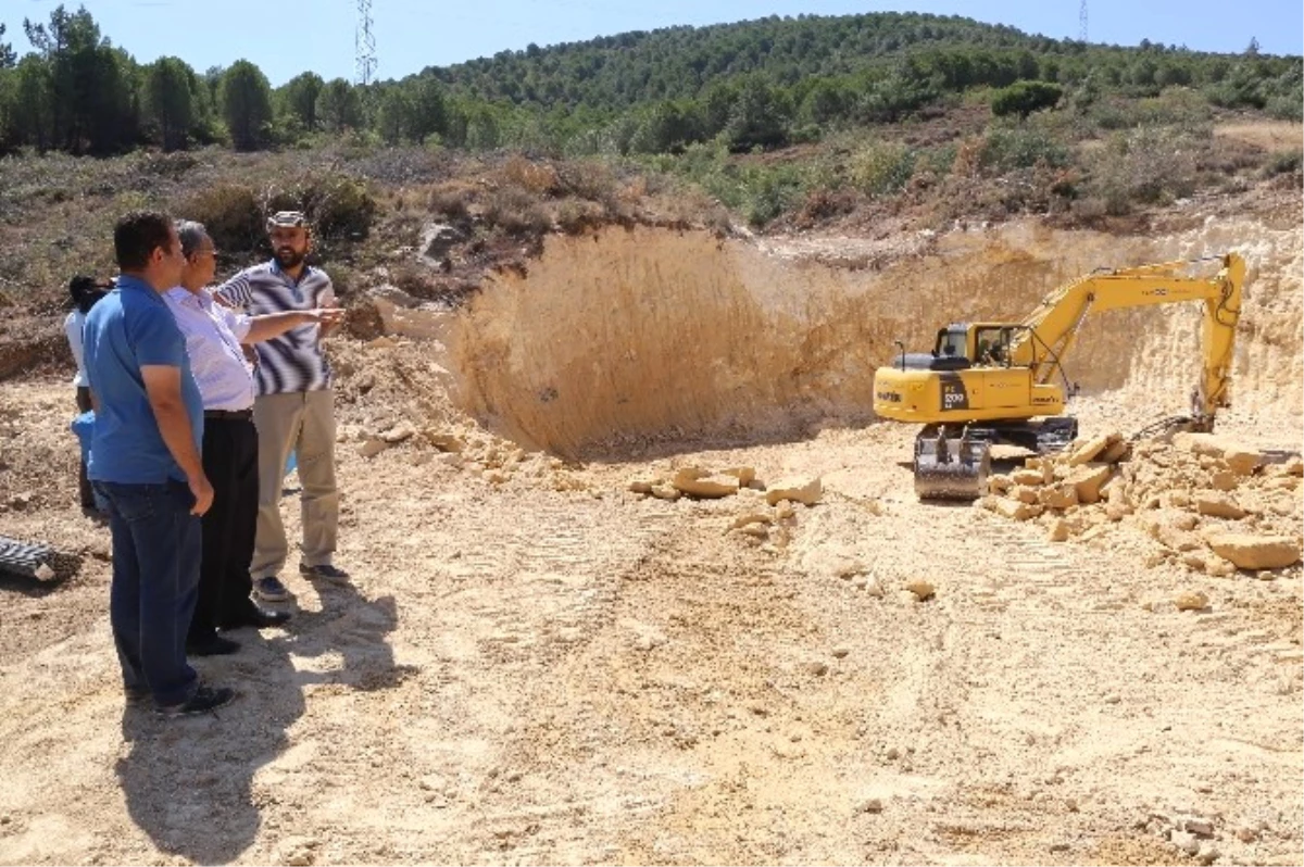 Başkan Uysal Amfi Tiyatro Çalışmalarını Yerinde İnceledi