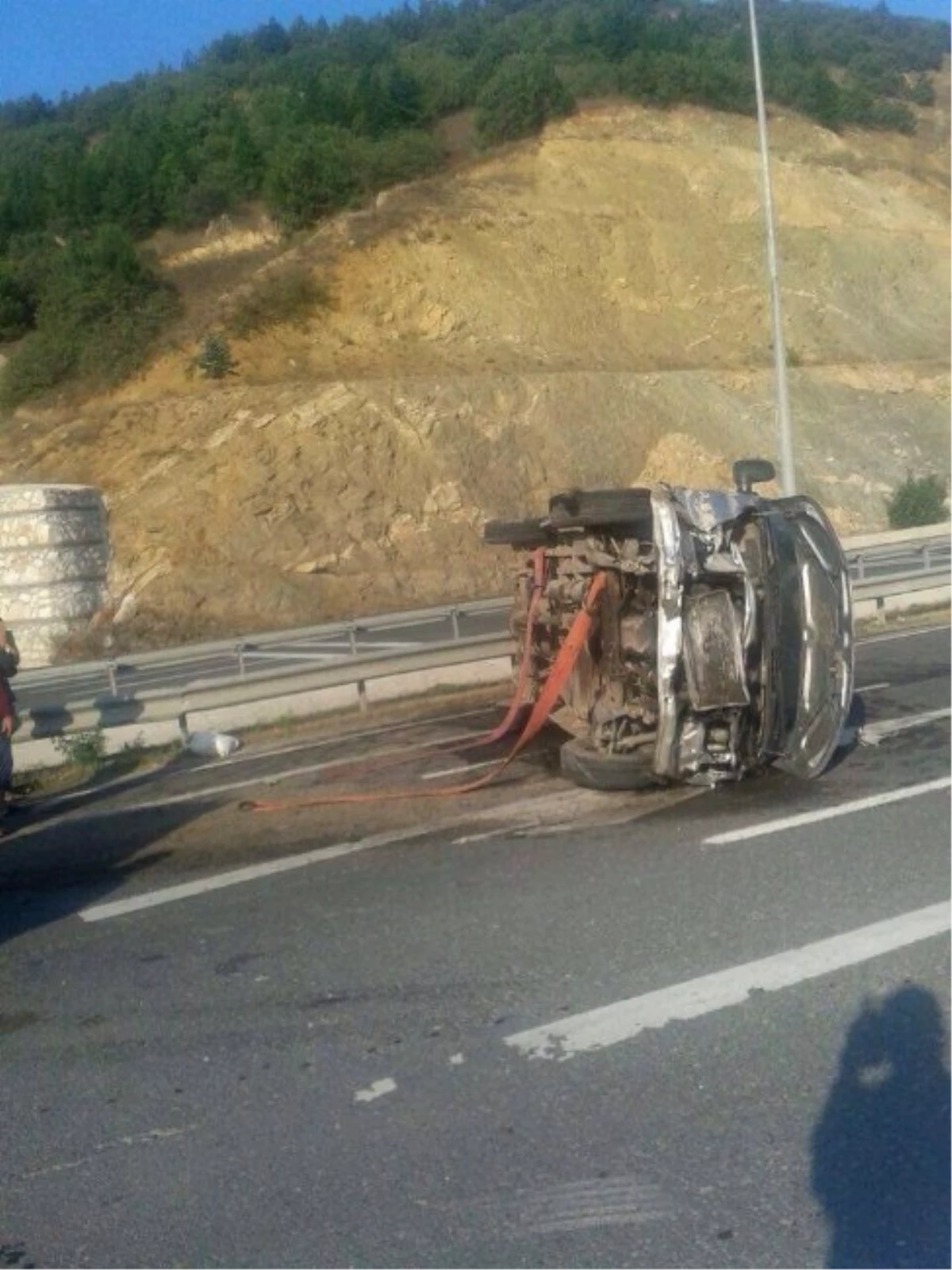 Bozüyük\'te Minibüs Devrildi, 4 Yaralı