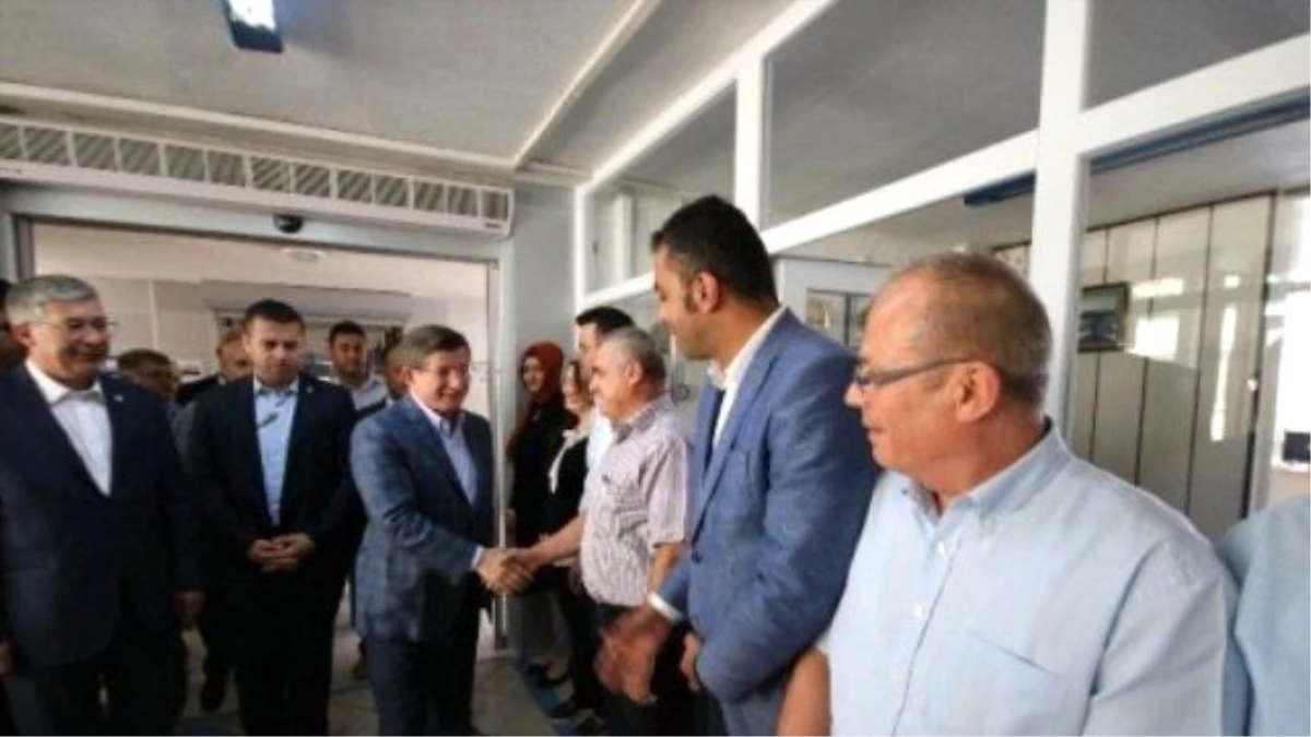 Davutoğlu, Beyşehir Belediyesini Ziyaret Etti