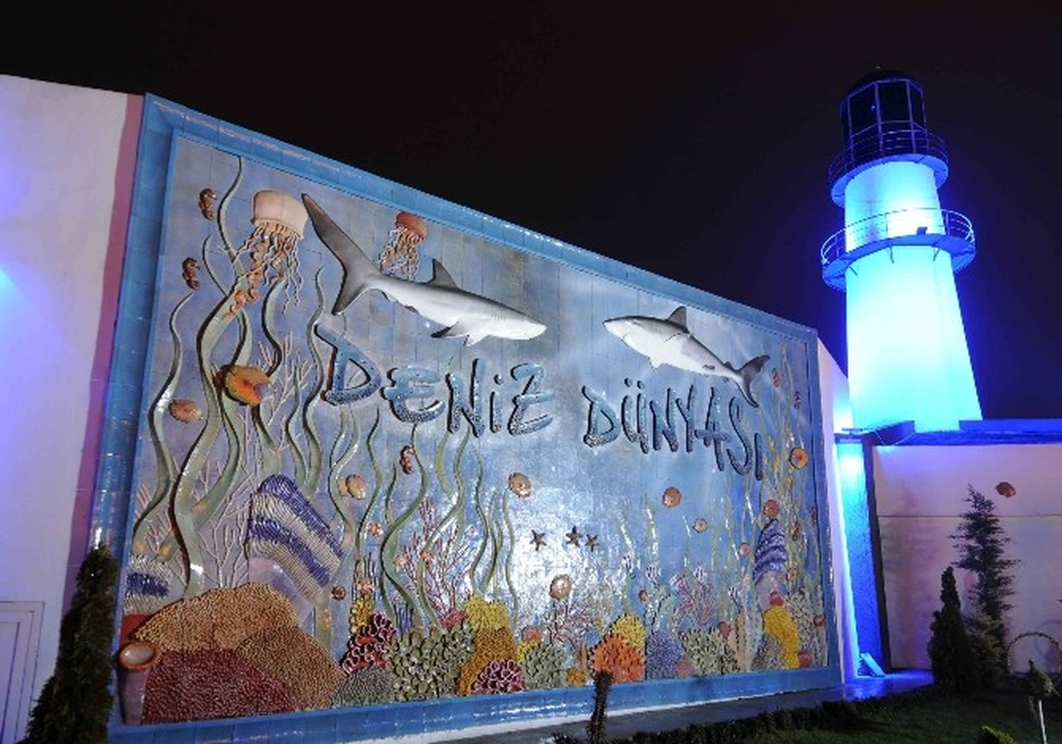 Deniz Dünyası\' Ziyaretçi Akınına Uğruyor
