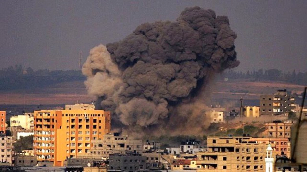 İsrail\'den Gazze\'ye Hava Saldırısı