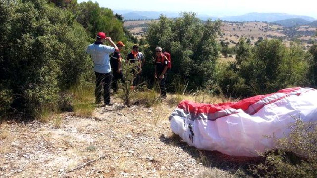 Ormanlık Alana Düşen Yamaç Paraşütçüsü Öldü