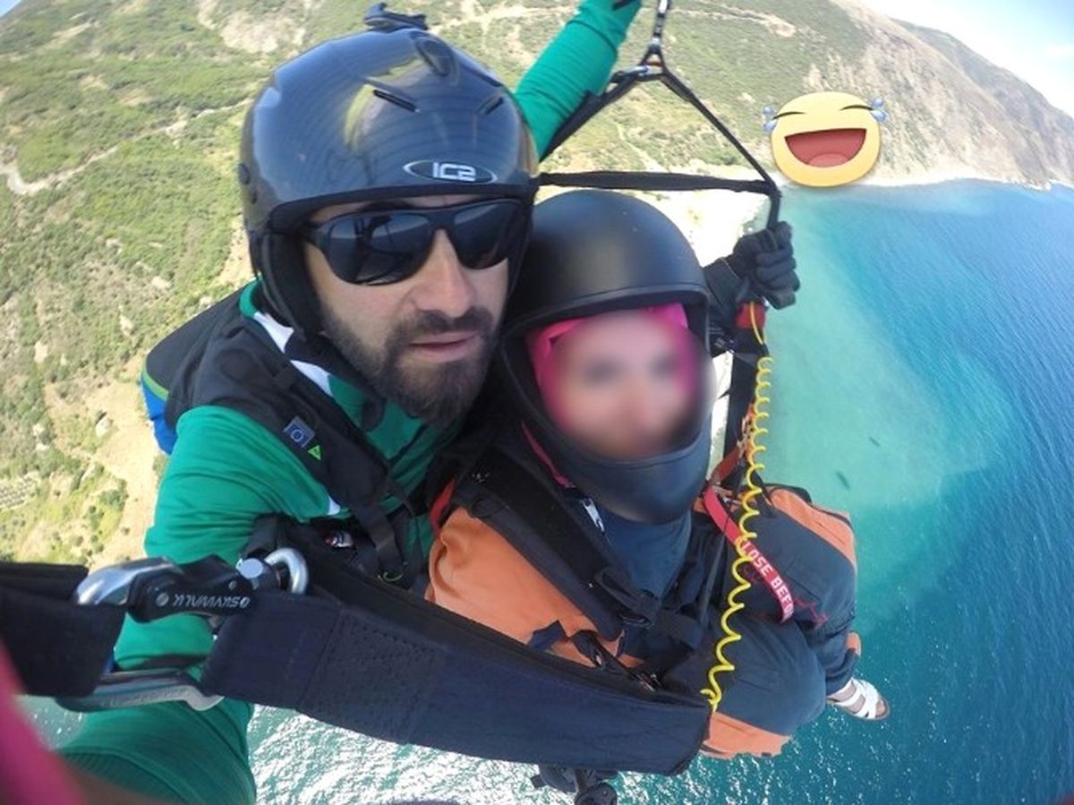 Paraşütçü Yere Çakılarak Hayatını Kaybetti