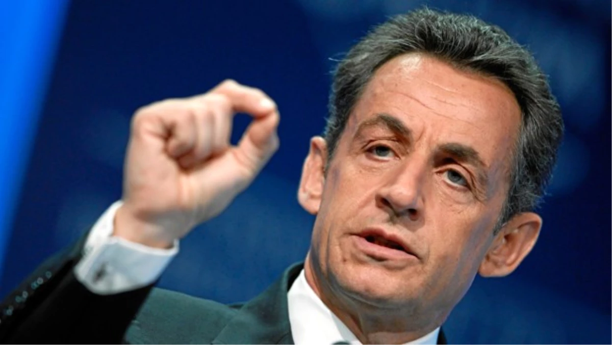 Sarkozy Adaylığını Açıkladı