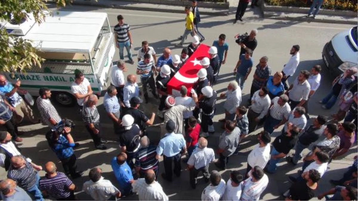 Şehit Polis Sönmez, Elazığ\'da Son Yolculuğuna Uğurlandı