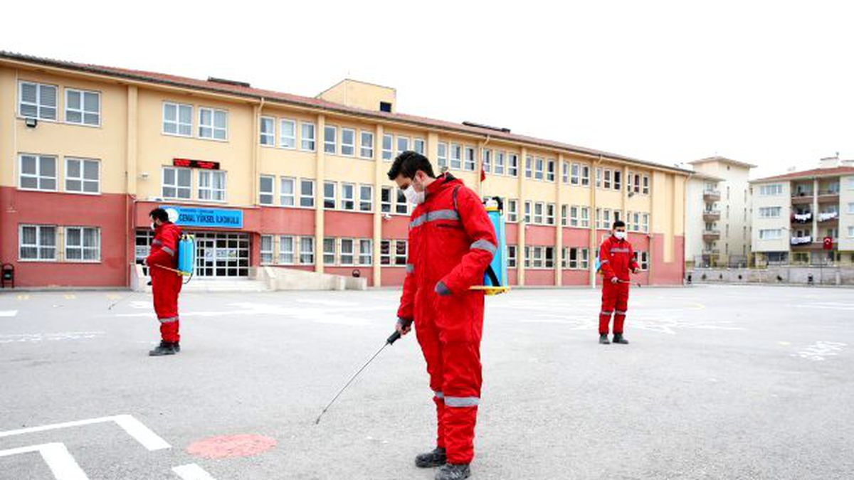 Sincan\'da Haşereyle Mücadele Aralıksız Devam Ediyor
