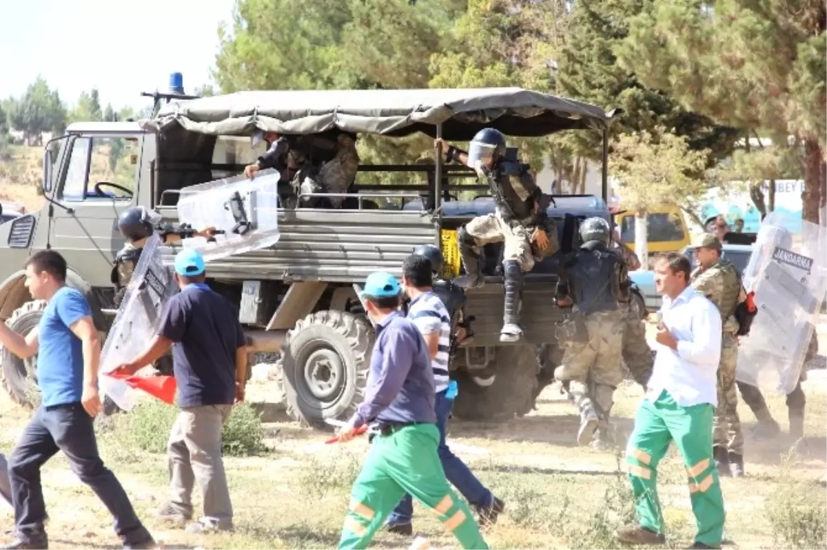 Terör Kurbanlarının Defnedilmesi Esnasında Olaylar Çıktı