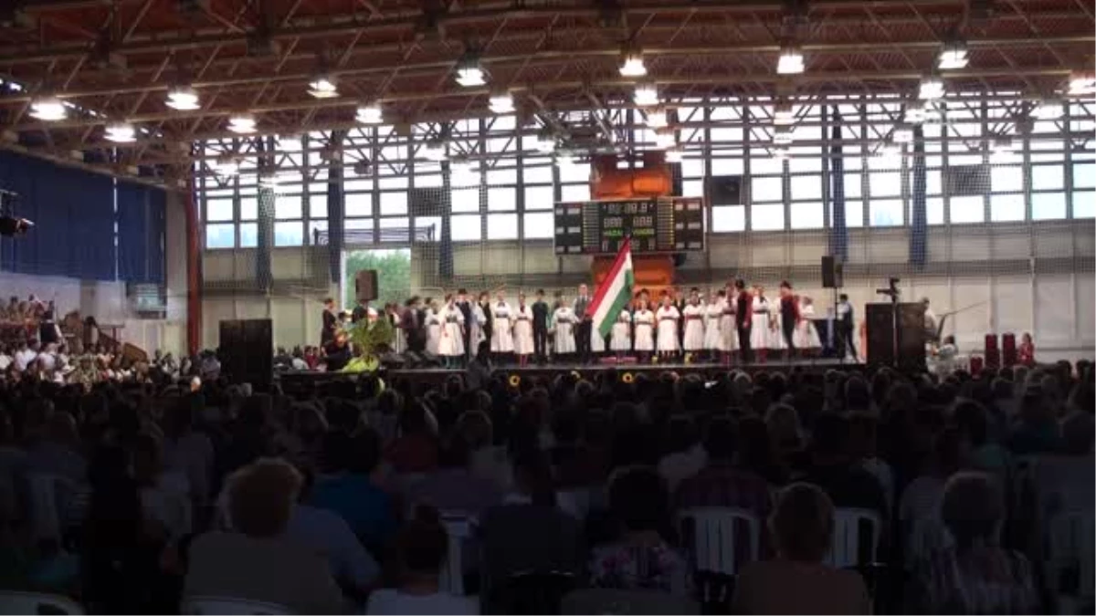 Türk Halk Dansları Ekipleri Macaristan\'da Sahne Aldı - Szazhalombatta