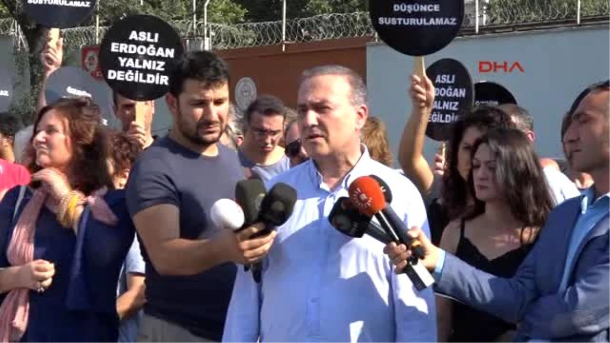 Tutuklu Yazar Aslı Erdoğan İçin \'Özgürlük Nöbeti\' -2
