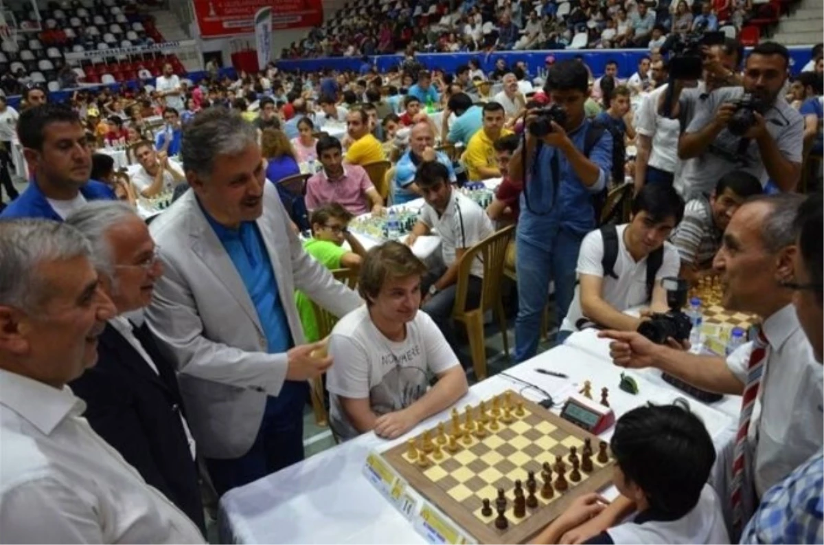 Uluslararası 4. Altın Kayısı Satranç Turnuvası Başladı