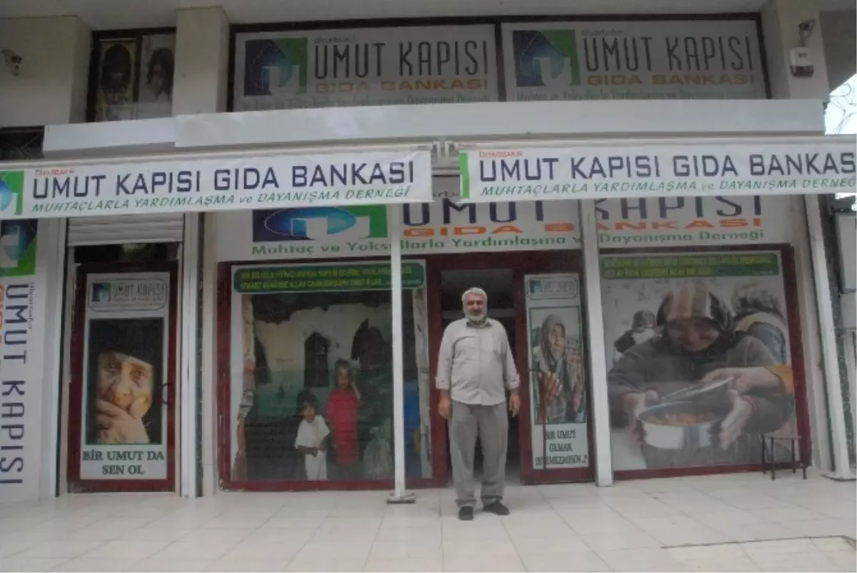 Umut Kapısı\'ndan 100 Bin Aileye Gıda Yardımı