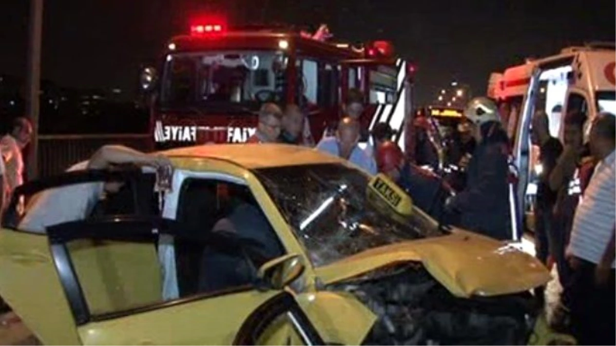 15 Temmuz Şehitler Köprüsü Girişinde Trafik Kazası: 1 Yaralı