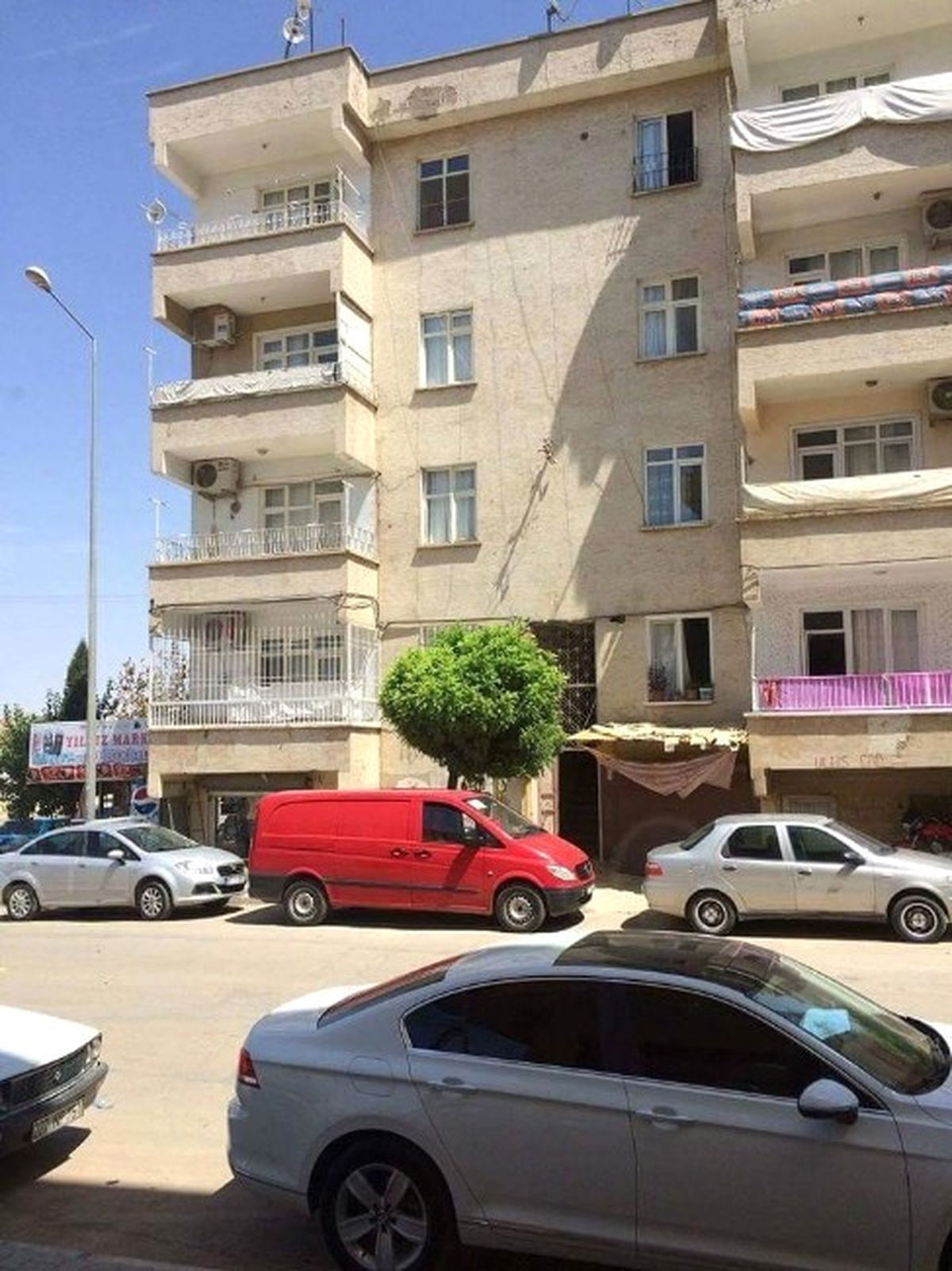 4. Kattan Düşen Çocuk Öldü
