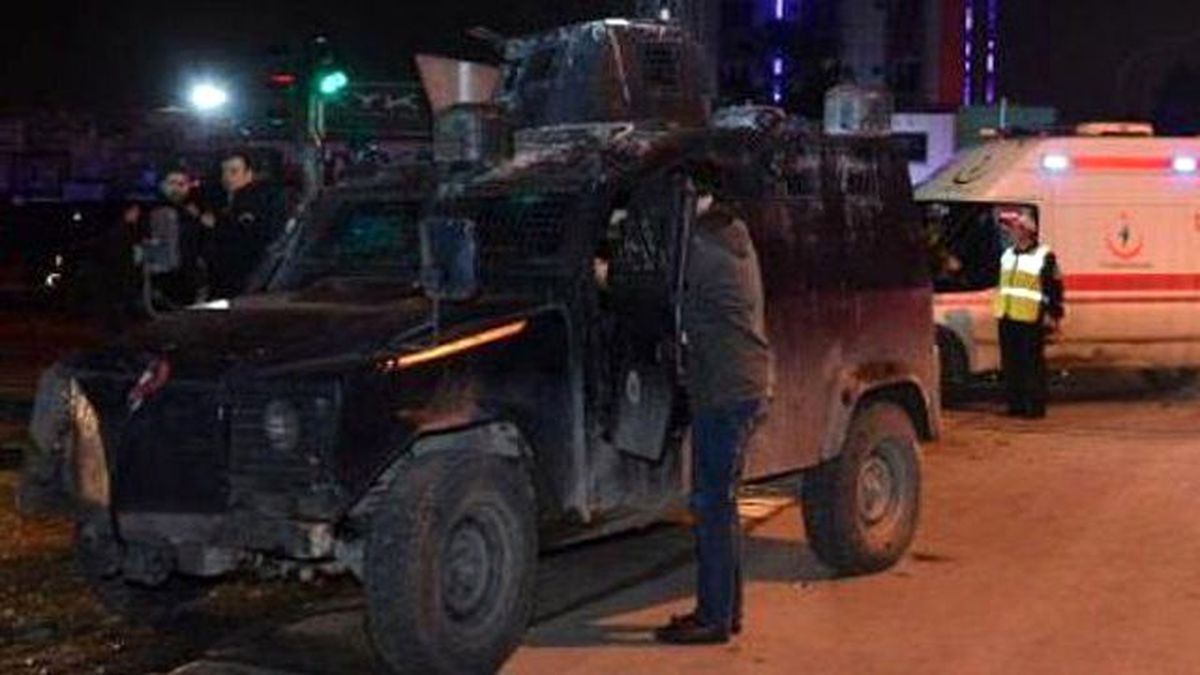 Yüksokova\'da Polis Aracına Roketatarlı Saldırı: 1 Yaralı