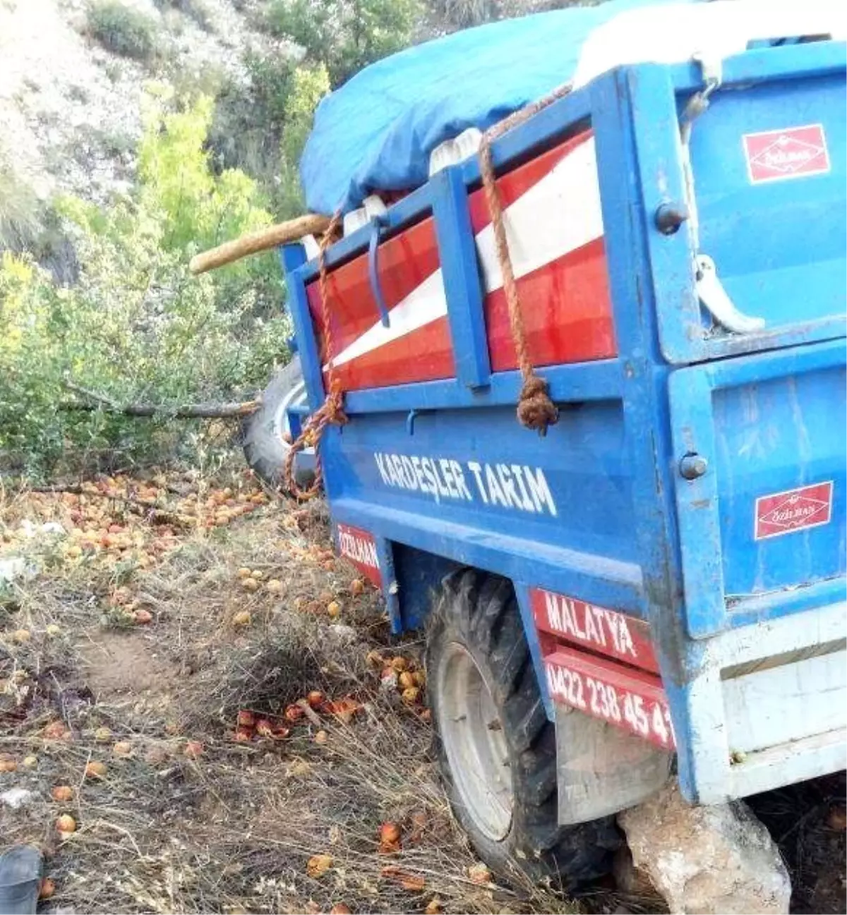 Niğde\'de Çapa Motoru Devrildi: 1 Ölü, 3 Yaralı