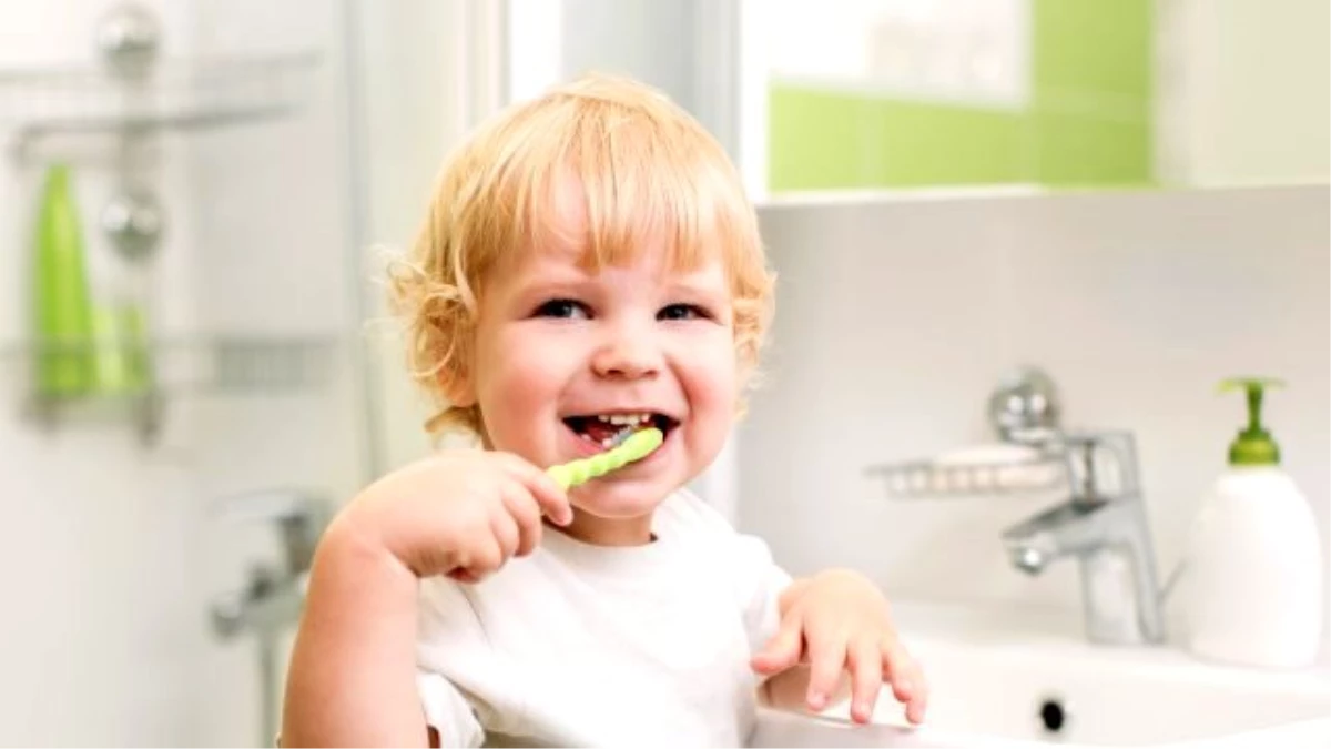 Annelere Çocuklarının Diş Bakımı için 4 Önemli Tavsiye