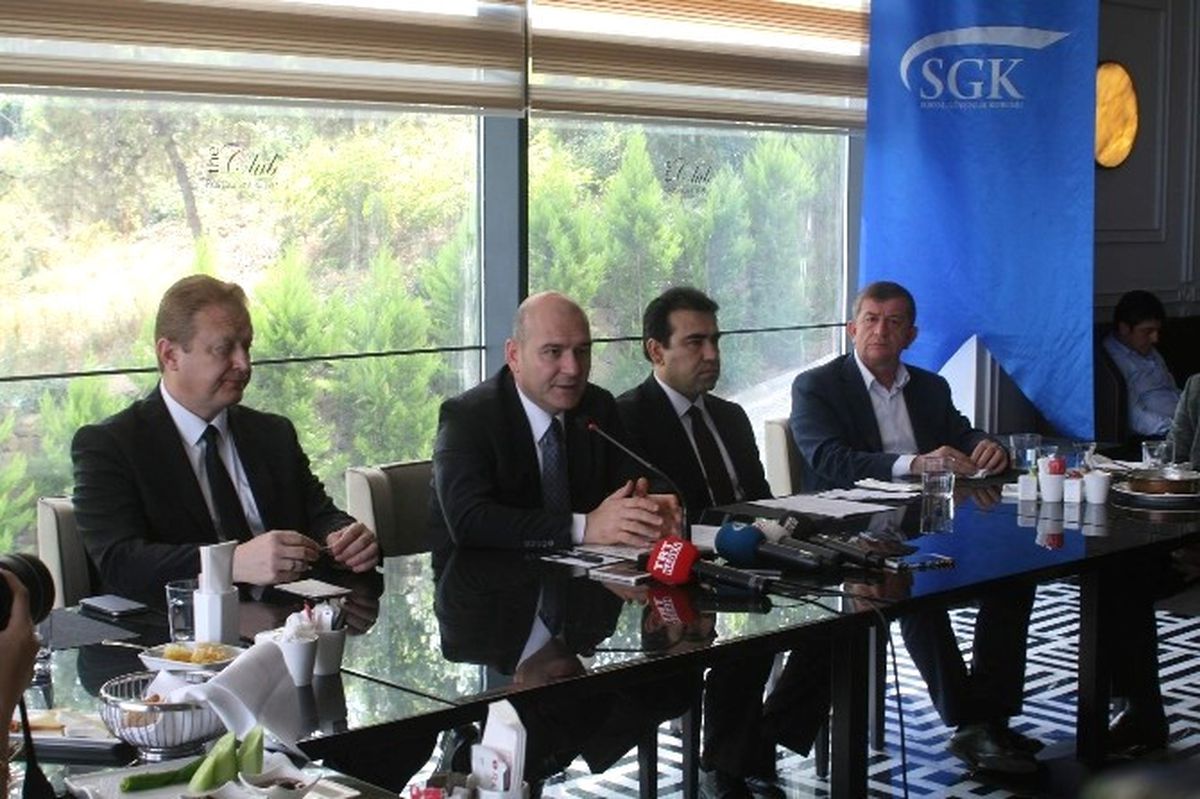 Bakan Soylu\'dan "Gelir Testi Yaptırmayanlara Gelir Testi Yaptırın" Çağrısı