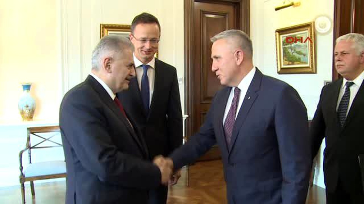 Başbakan Yıldırım, Macaristan Dışişleri Bakanı Szijjarto\'yu Kabul Etti