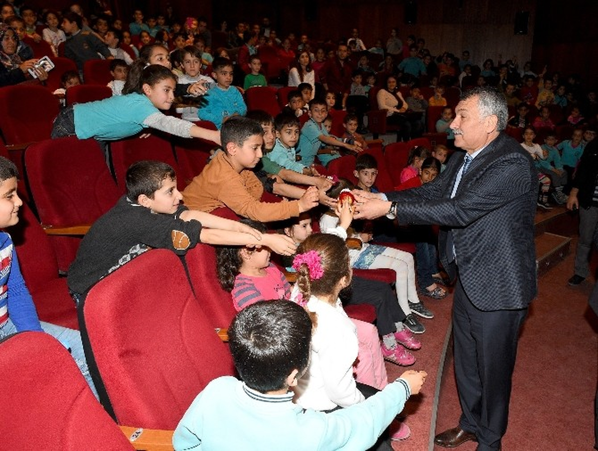 Başkan Karalar\'a "Direklerarası Jüri Özel Ödülü"
