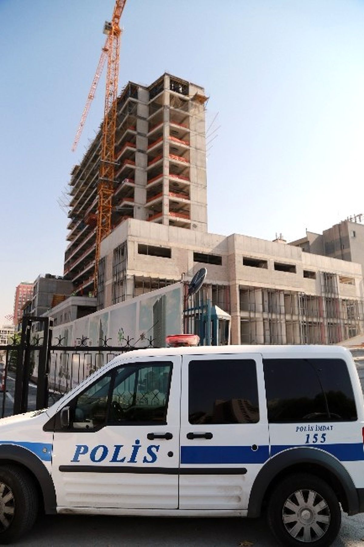 Başkent\'te İnşaattan Düşen 19 Yaşındaki İşçi Öldü
