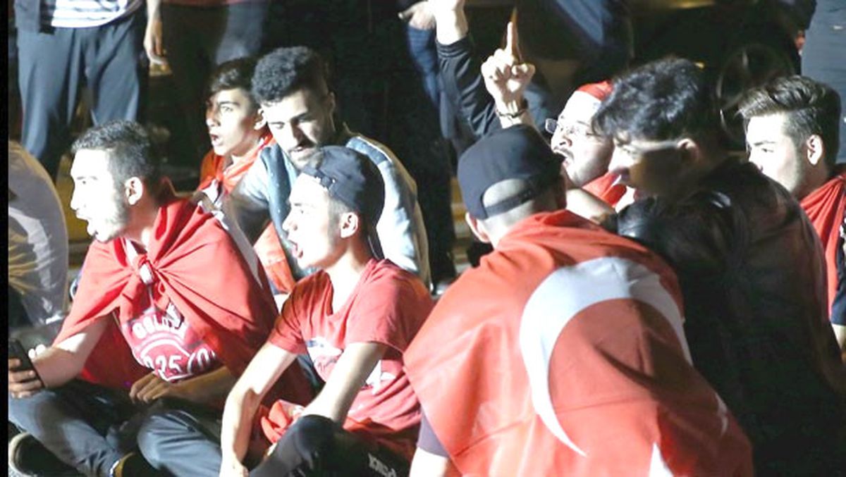 Belçika Polisi, Darbe Karşıtlarını İfadeye Çağırıyor