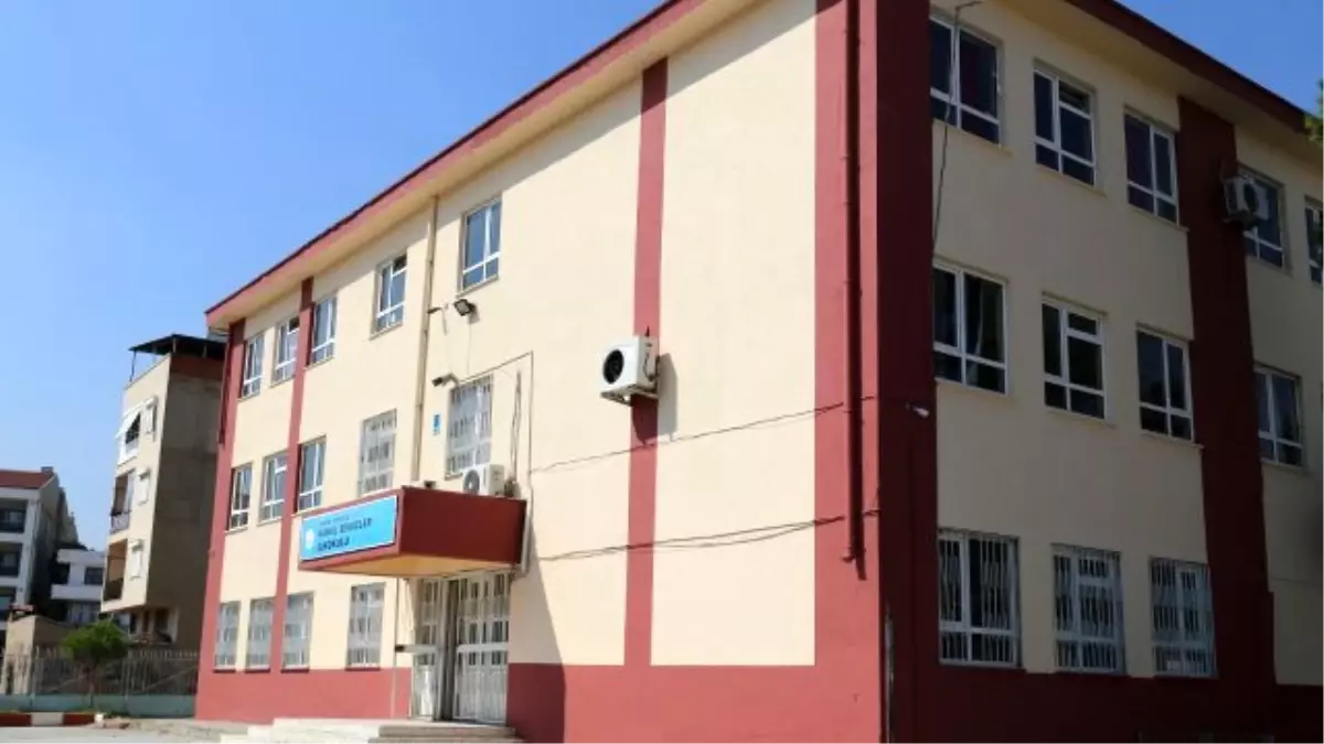 Boyamalar Okullara Renk Katıyor