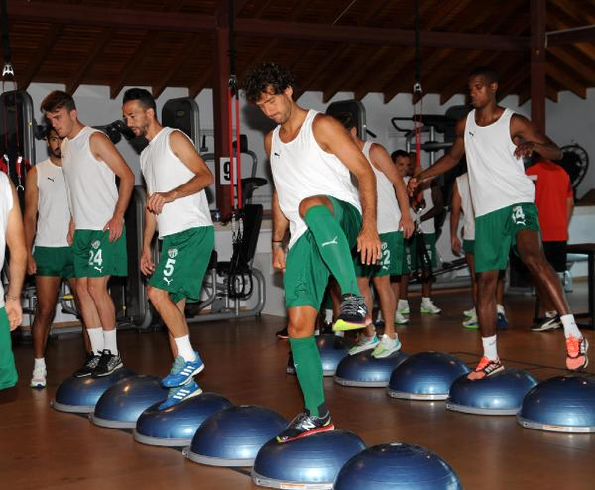 Bursaspor Önce Salonda Sonra Sahada Çalıştı