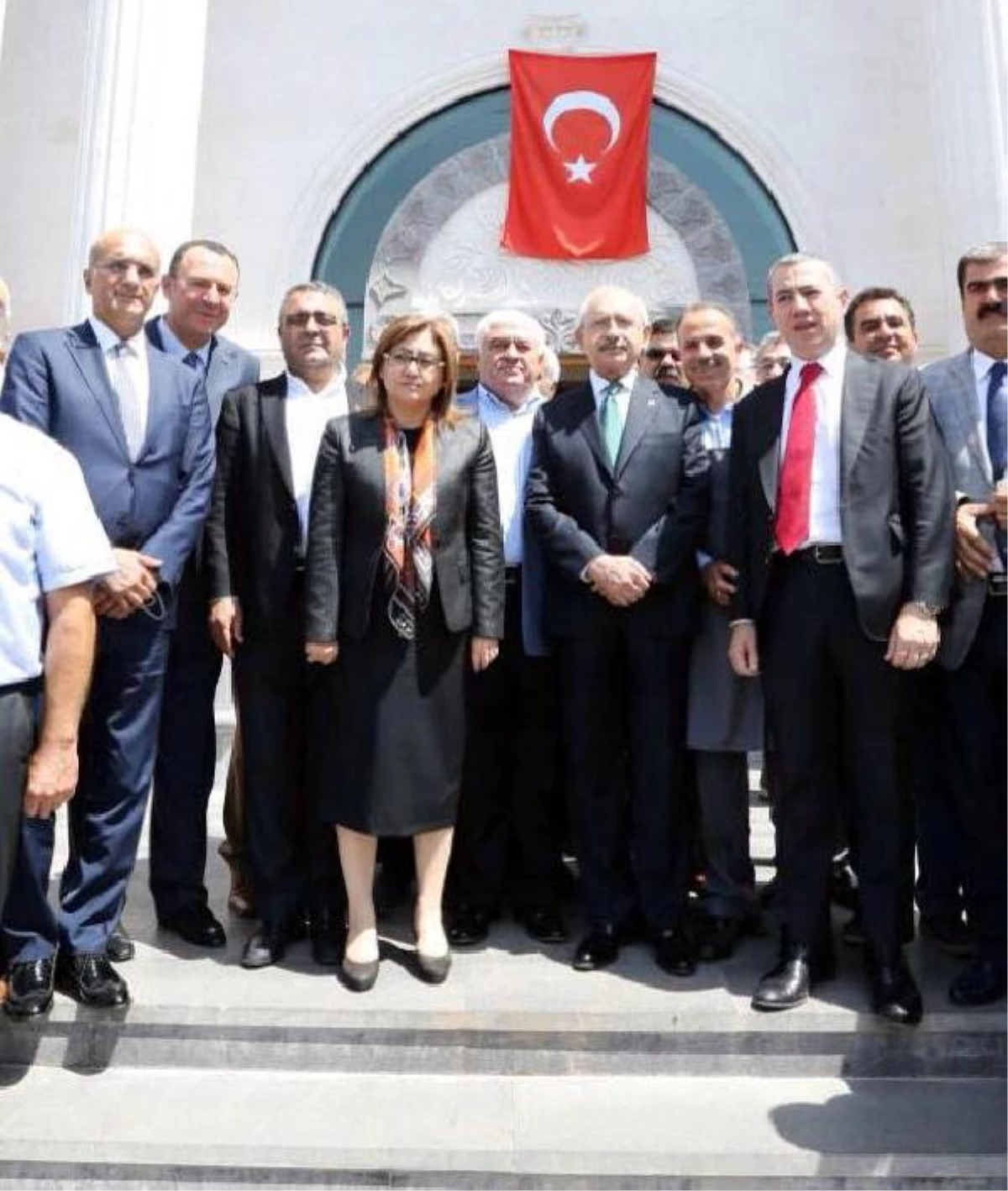 CHP Lideri Kılıçdaroğlu, Adana\'dan Gaziantep\'e Geçti (2)