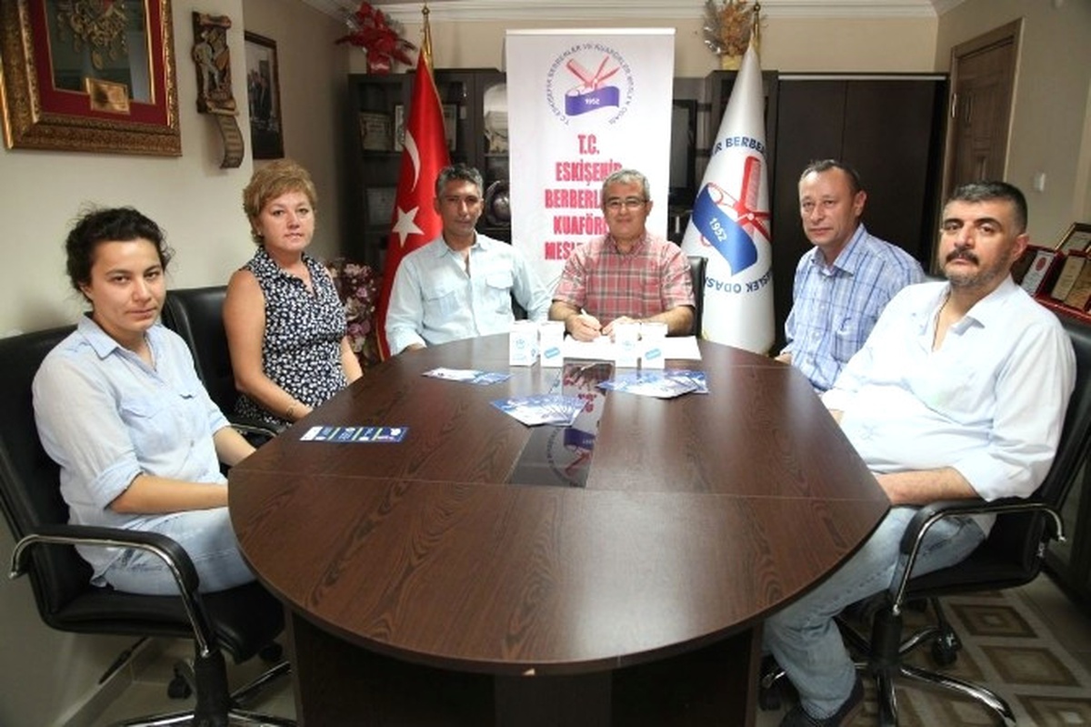 Çöpe Giden Jiletler İnsan Ellerini ve Hayvan Ağızlarını Kesmesin Diye Proje Başlatıldı