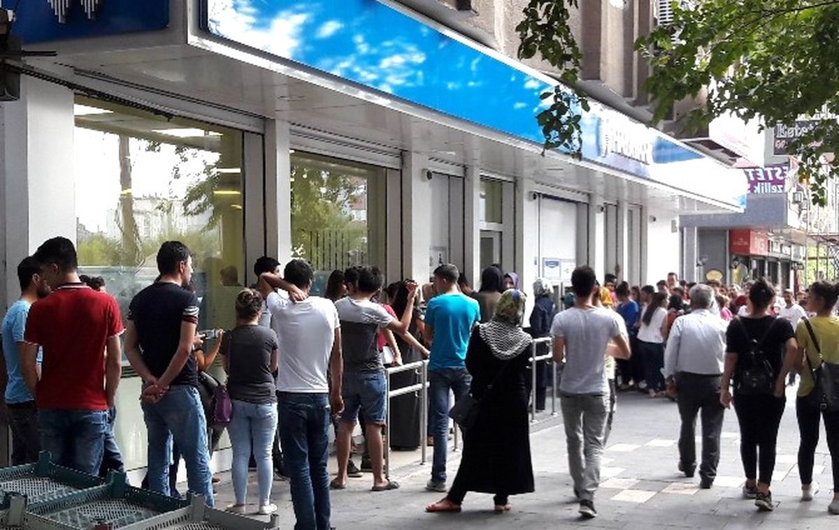 Diyarbakır\'da KPSS Kuyruğu