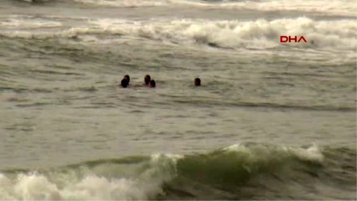 Ereğli Denizde Kaybolan Çocuğu Ararken, Boğularak Hayatını Kaybetti