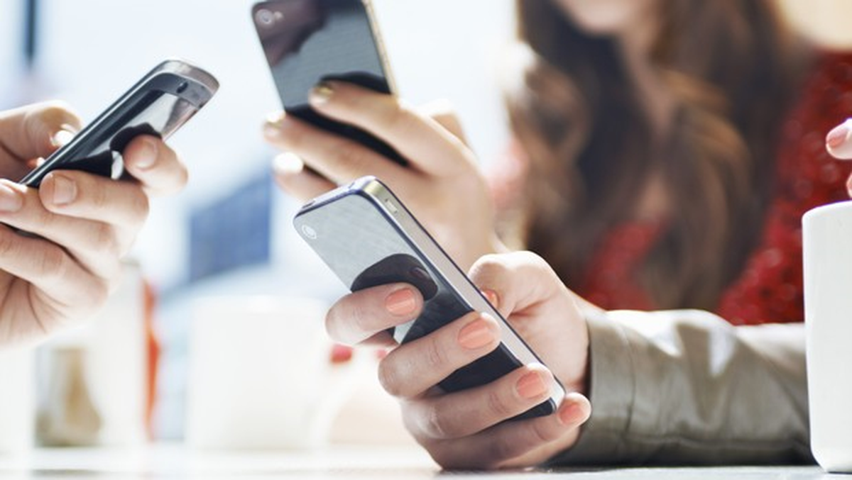 Erkekler Telefonlarını Bırakamıyor!