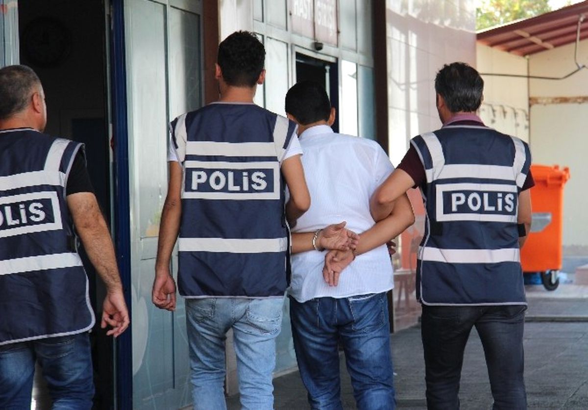 Kahramanmaraş\'ta 17 Polis Tutuklandı