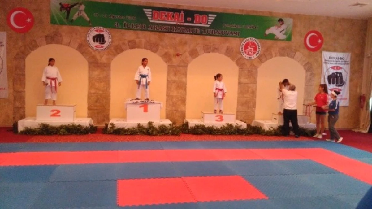 Kartallı Minik Karateci Armina Erkan Madalyaya Doymuyor