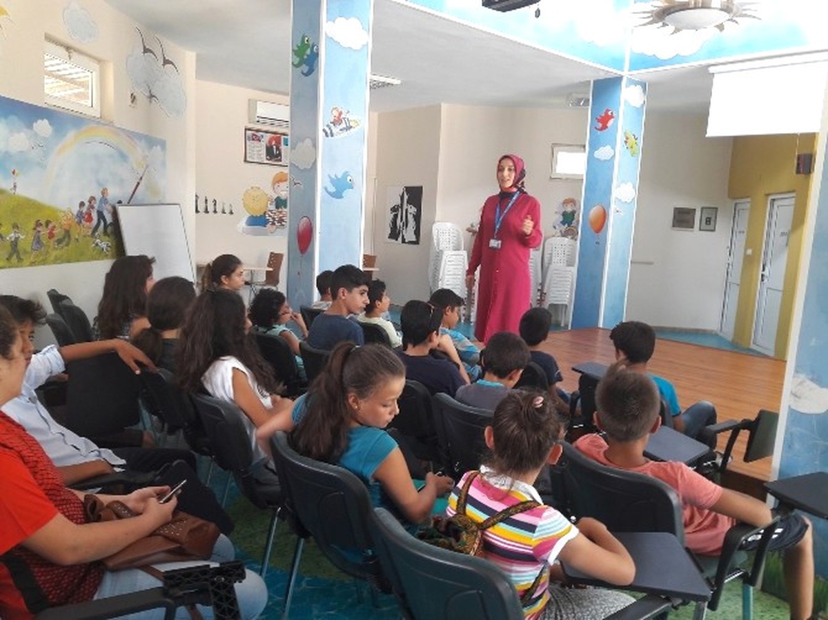 Kartepe Bilgi Evi Öğrencileri, Çocuk Hakları Okulunda