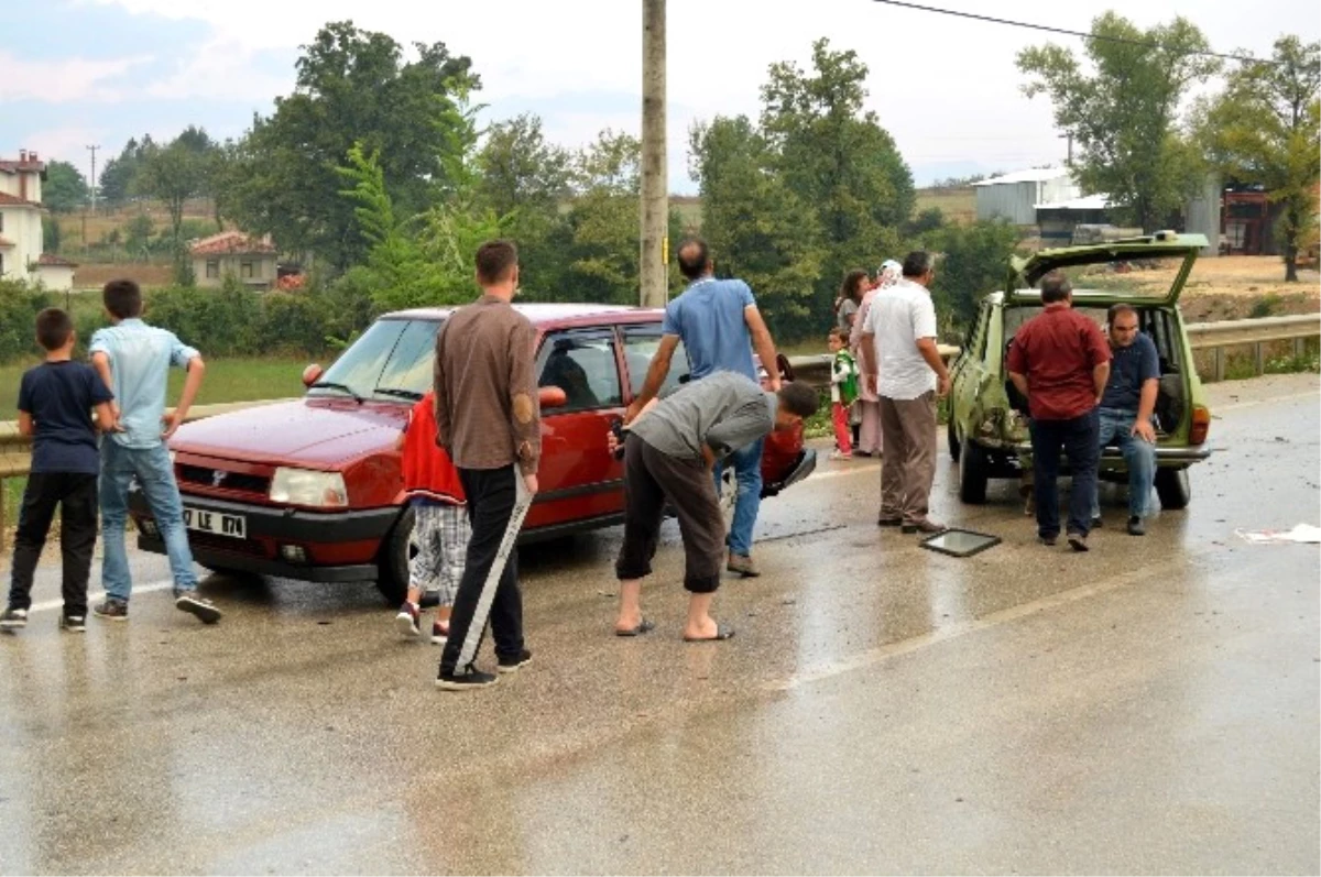 Kazaya Yardım Etmek İsterken Kaza Yaptılar