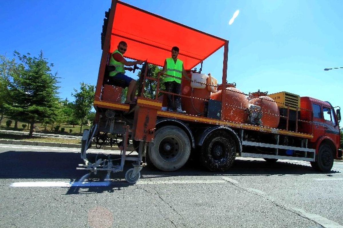 Kocaeli\'de Yol Güvenliğini Cam Kürecikleri Sağlıyor