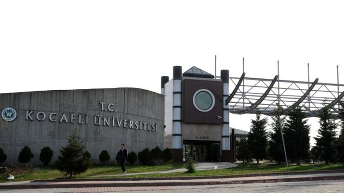 Kocaeli Üniversitesi\'nde Görevli 48 Akademisyen Gözaltında