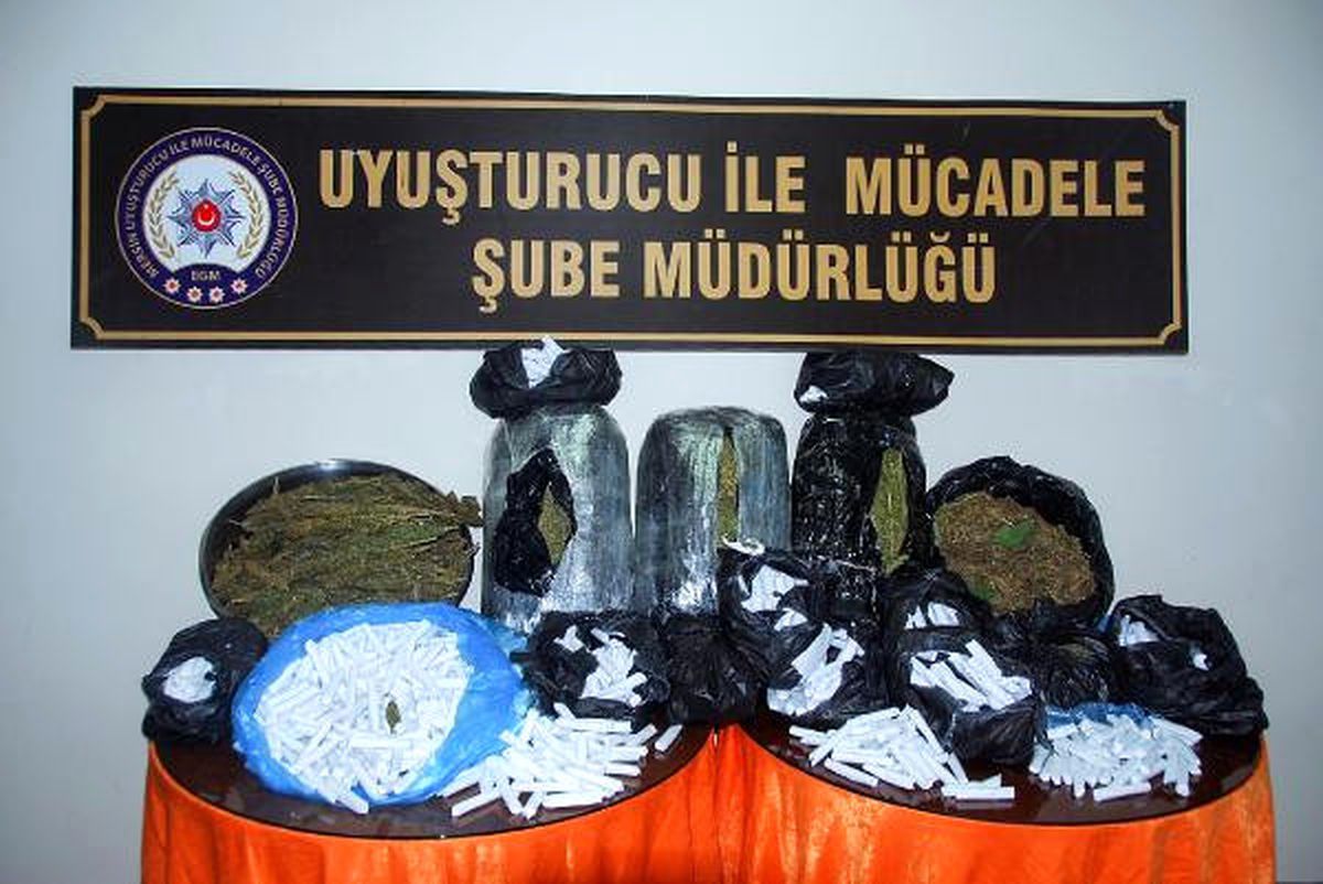 Mersin\'de Uyuşturucu Operasyonunda 5 Kişi Tutuklandı