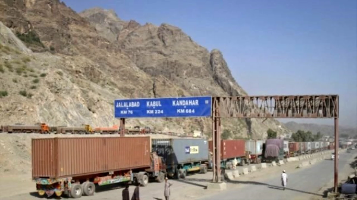 Pakistan ile Afganistan Arasında Sınır Kapısı Gerginliği