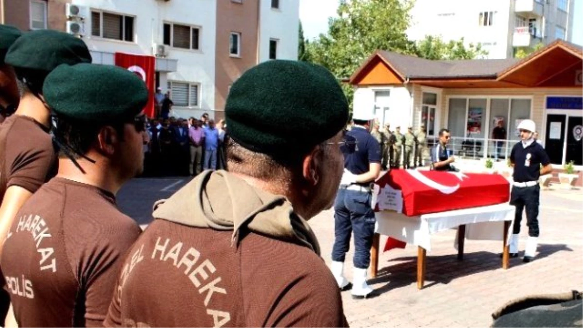 Şehit Özel Harekat Polisinin Naaşı Konya\'ya Getirildi