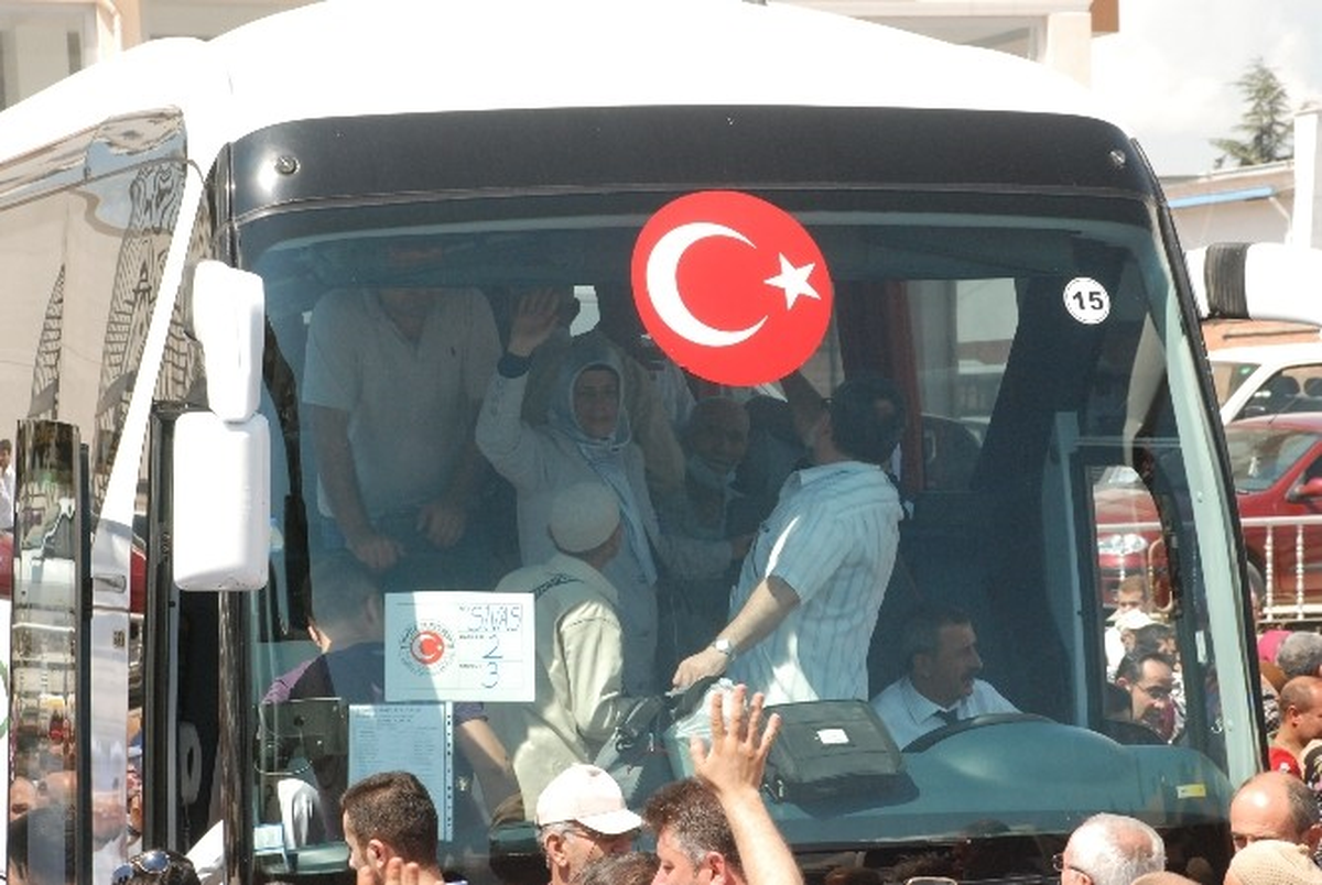 Tokat\'ta İlk Hacı Kafilesi Kutsal Topraklara Uğurlandı